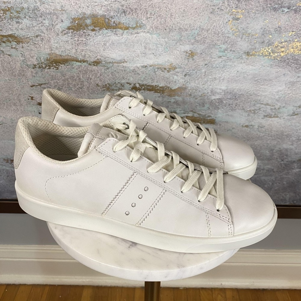 ECCO Shoes Womens Size 10.5 White Leather Lace Up Walking Comfort Sneakers